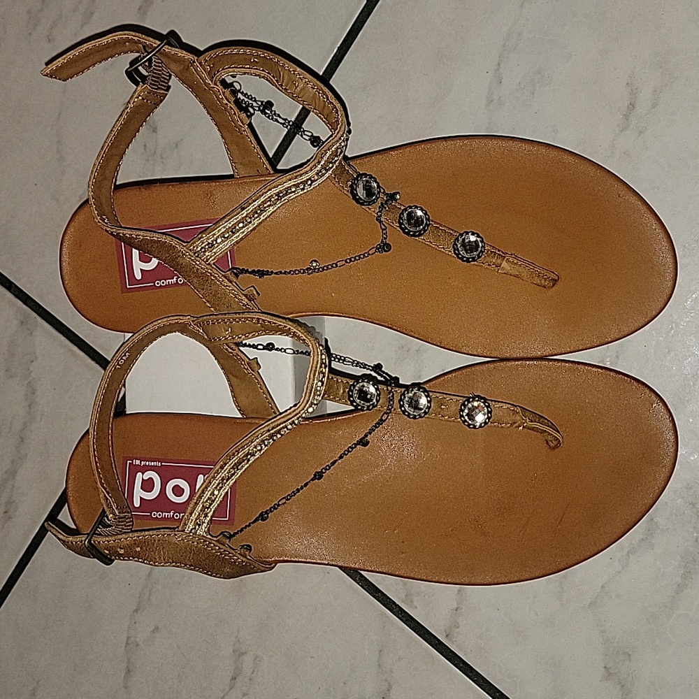 DECORATED T-STRAP SANDALS